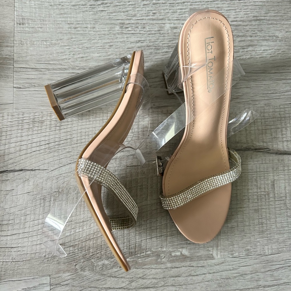 Clear 4’ heel with sparkly strap